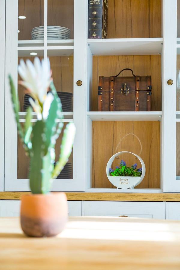 Brancaccio Renewed Apartment By Napoliapartments ภายนอก รูปภาพ